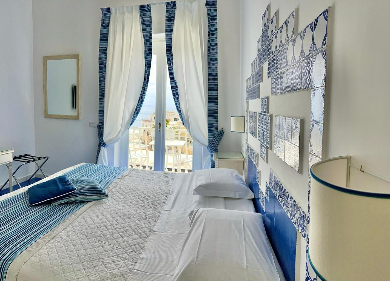 Hotel Villa Delle Palme In Позитано Экстерьер фото