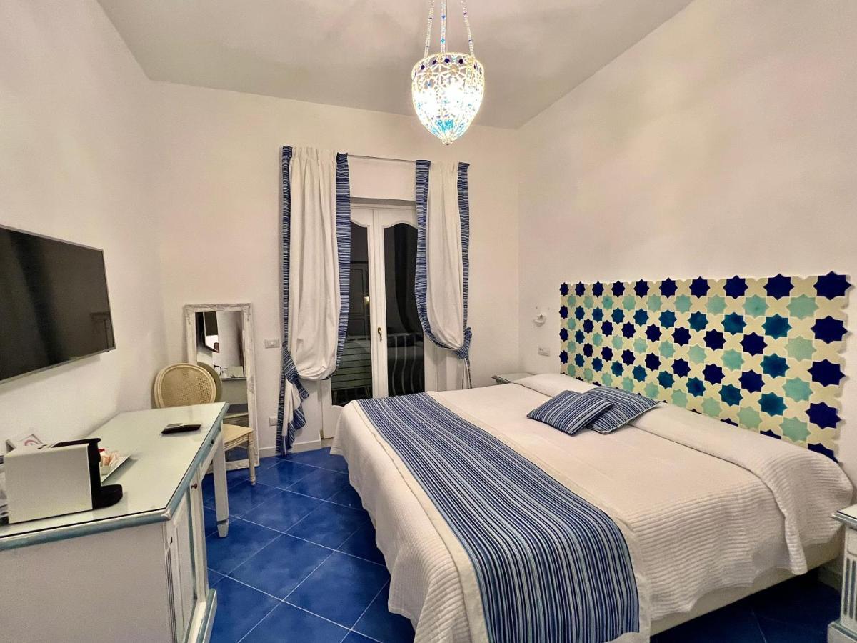 Hotel Villa Delle Palme In Позитано Экстерьер фото