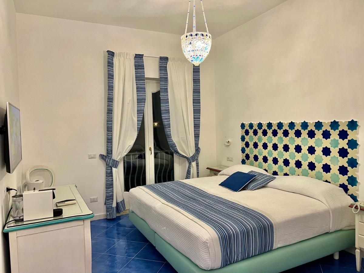 Hotel Villa Delle Palme In Позитано Экстерьер фото