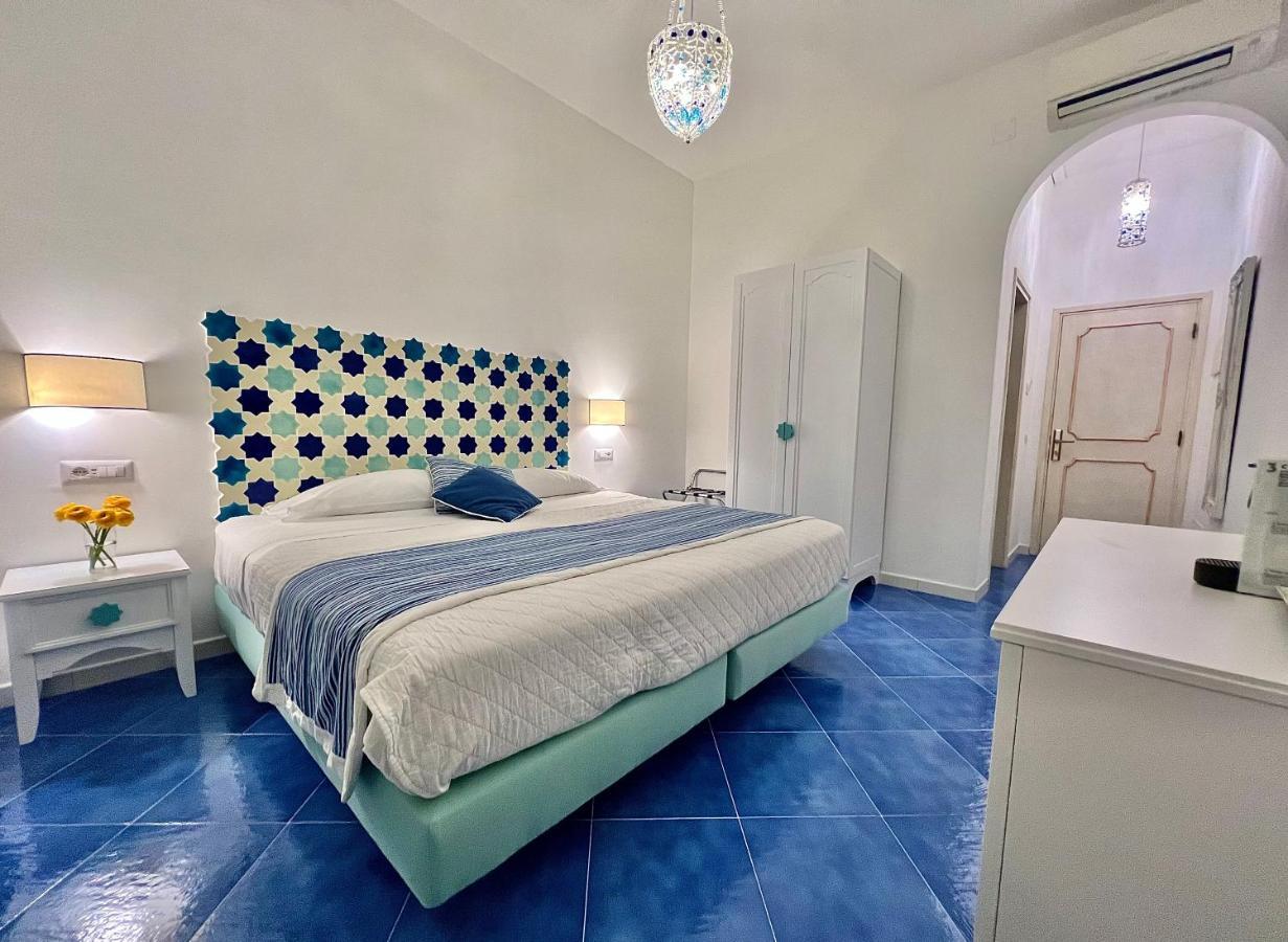 Hotel Villa Delle Palme In Позитано Экстерьер фото