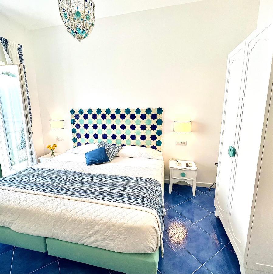 Hotel Villa Delle Palme In Позитано Экстерьер фото