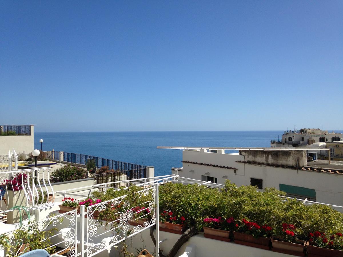 Hotel Villa Delle Palme In Позитано Экстерьер фото