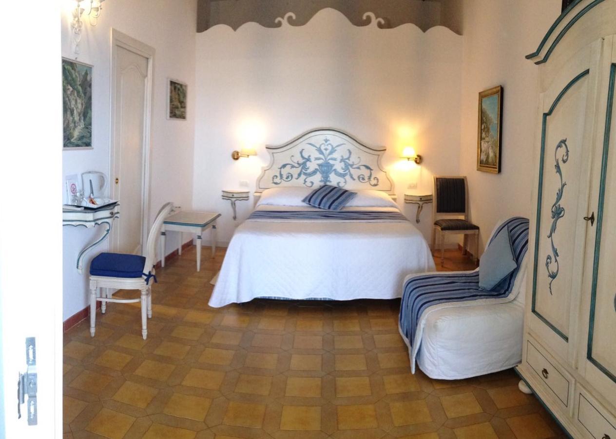 Hotel Villa Delle Palme In Позитано Экстерьер фото