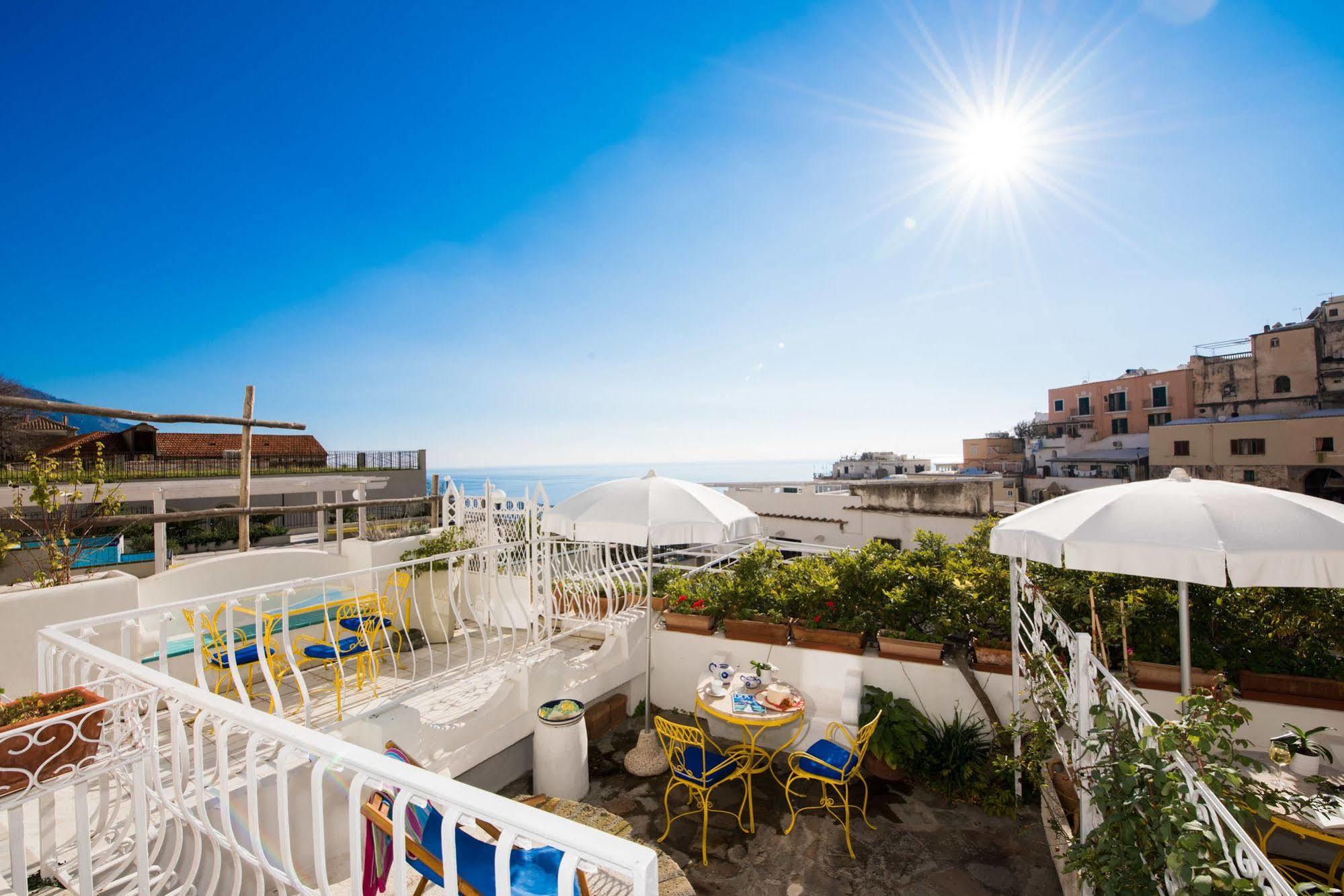 Hotel Villa Delle Palme In Позитано Экстерьер фото